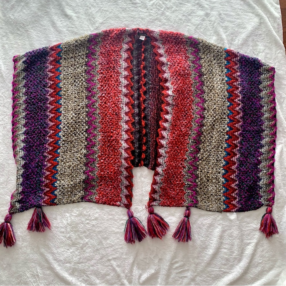 Ellie Kate Sweater Poncho Cape - Picture 11 of 15